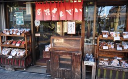 10 Snacks to Try in Japan