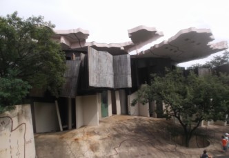 Site of Reversible Destiny: A Unique Art Experience in Yoro Park