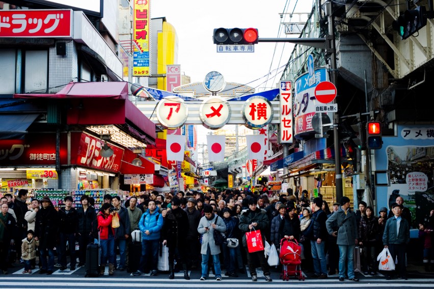 Cheap Items' Hunting at Ameyoko