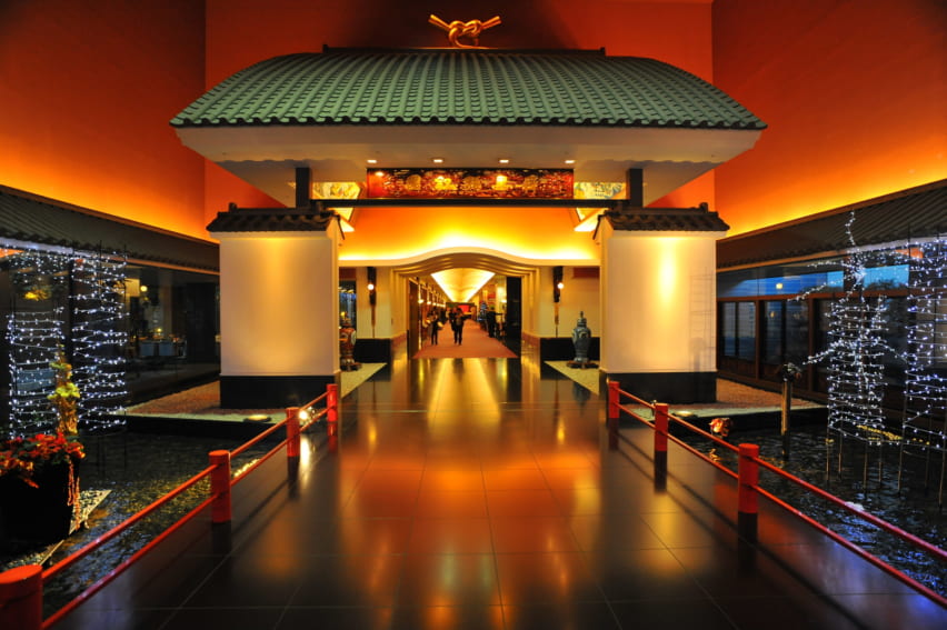 Hotel Gajoen Tokyo: Art, Opulence, and a 100 Step Staircase